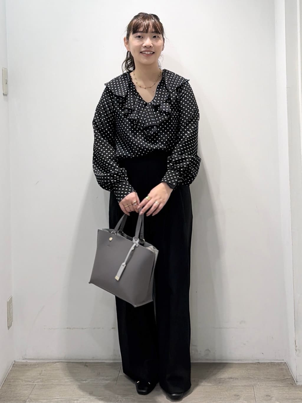 sumicaさんの「OPAQUE.CLIP｜タックデザインワイドパンツ【洗濯機OK】」を使ったコーディネート
