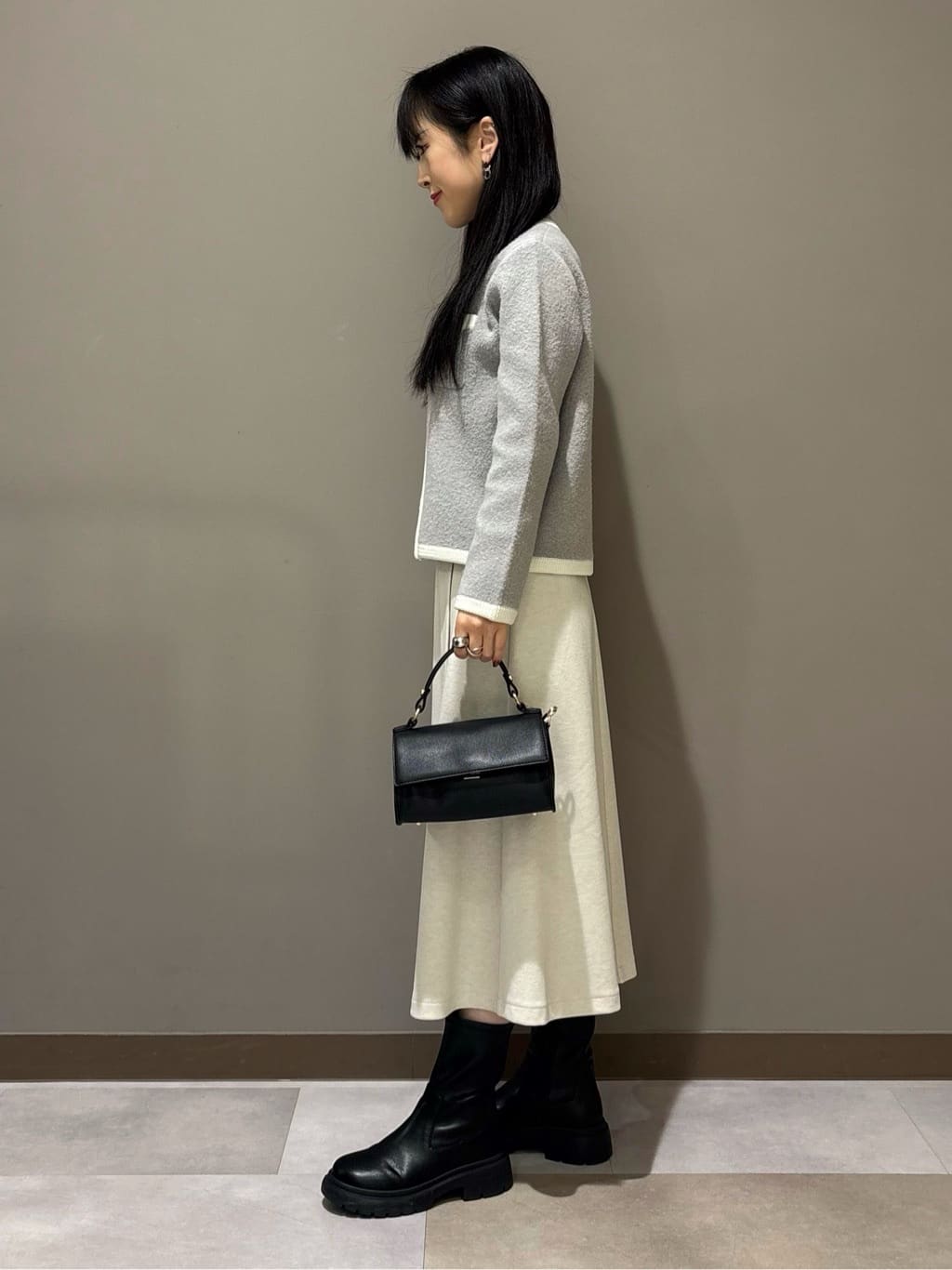KEIKOさんの「INDIVI｜【ミニブークレ素材】ジャケットライクカーディガン」を使ったコーディネート