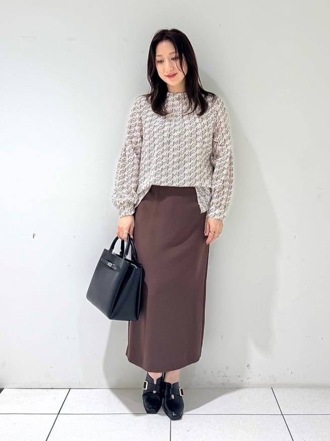 そんさんの「INDIVI｜【エアリー素材】ブークレ着流しニットカーディガン」を使ったコーディネート