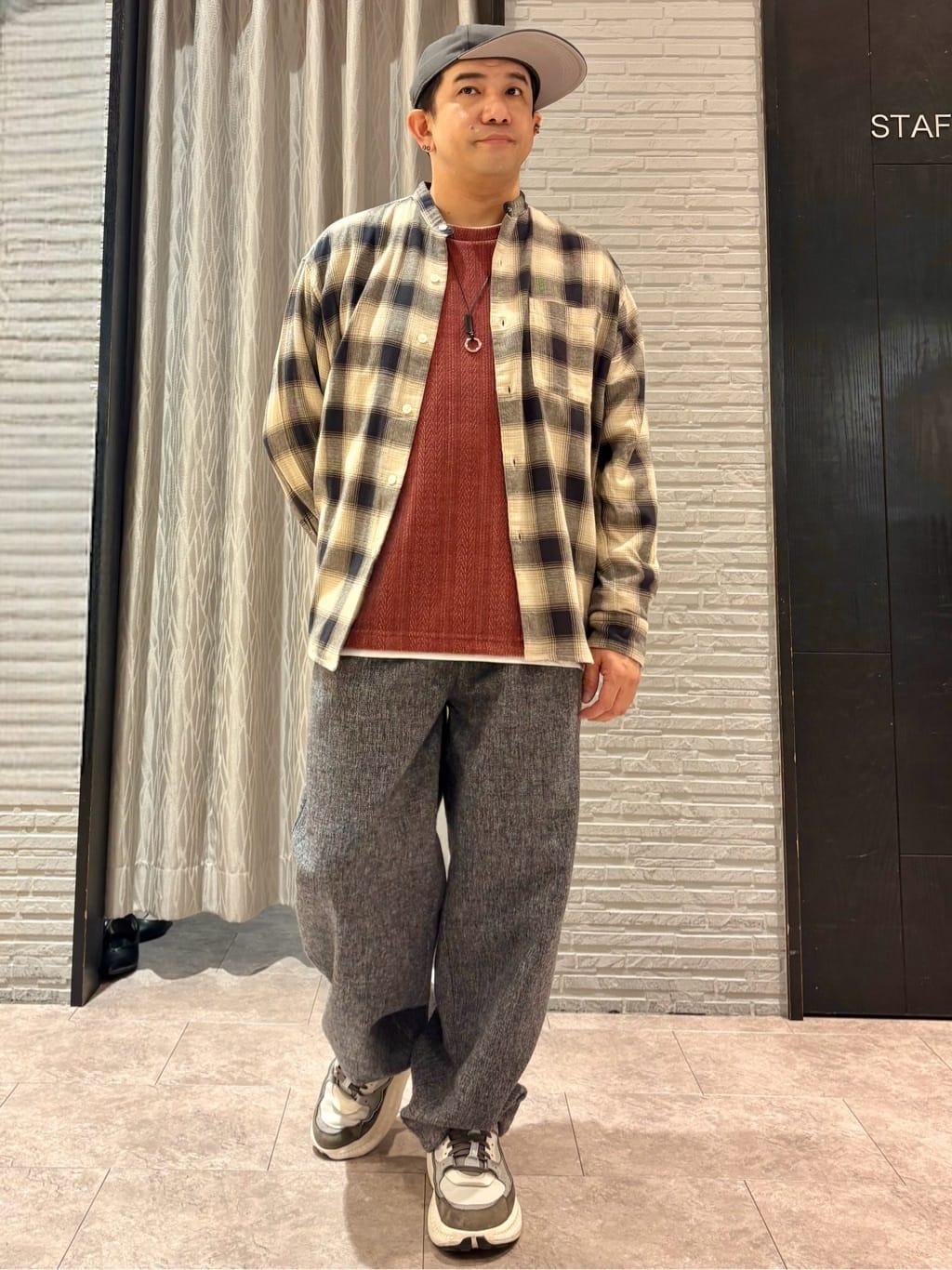 Pーyamaさんの「THE SHOP TK｜オンブレーチェックバンドカラーシャツ 【洗濯機OK】」を使ったコーディネート