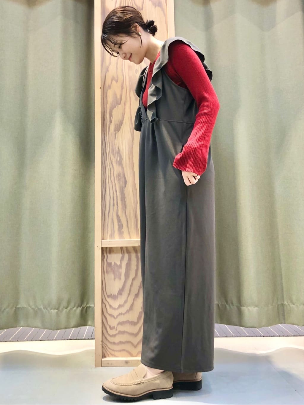 ころさんの「THE SHOP TK｜【シーズンレス】フリルオールインワン」を使ったコーディネート