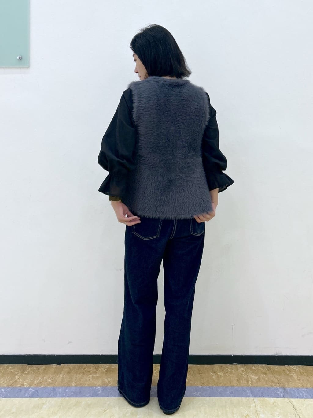 su.さんの「index｜《andGIRL掲載》フェザーペプラムジレ【洗濯機OK／抗ピル】」を使ったコーディネート