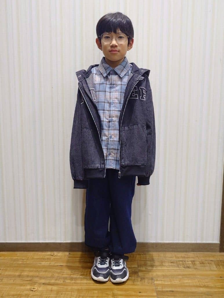 Yuiさんの「SHOO･LA･RUE｜【100-150cm】チェックオーバーシャツ」を使ったコーディネート