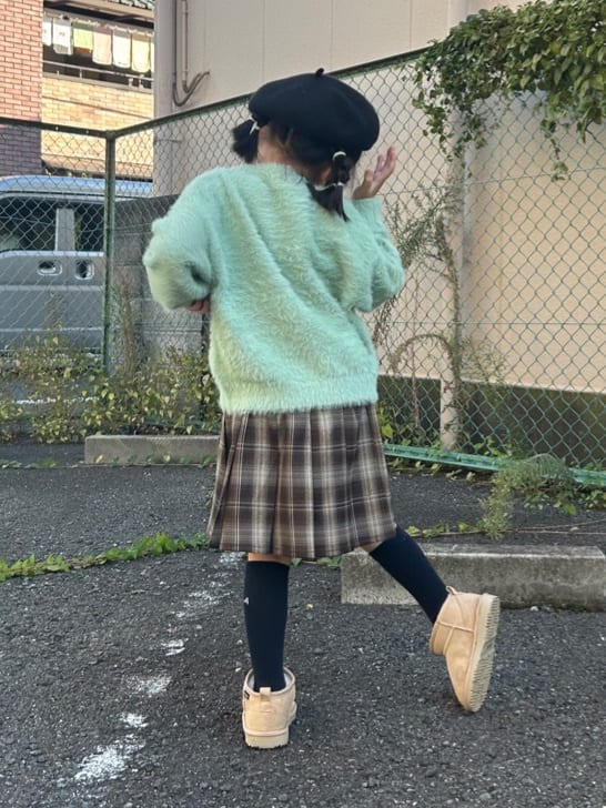 ga_riさんの「THE SHOP TK｜【130・150】フェザークルーネックニット」を使ったコーディネート