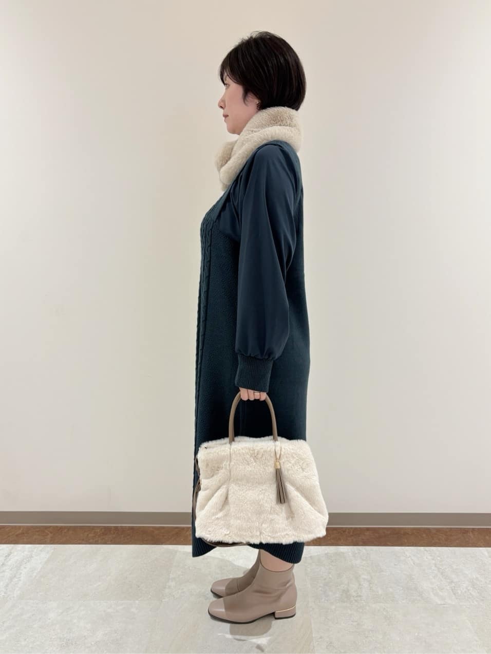 marikoさんの「grove｜一枚で華やぐ、袖布帛ケーブルニットワンピース」を使ったコーディネート