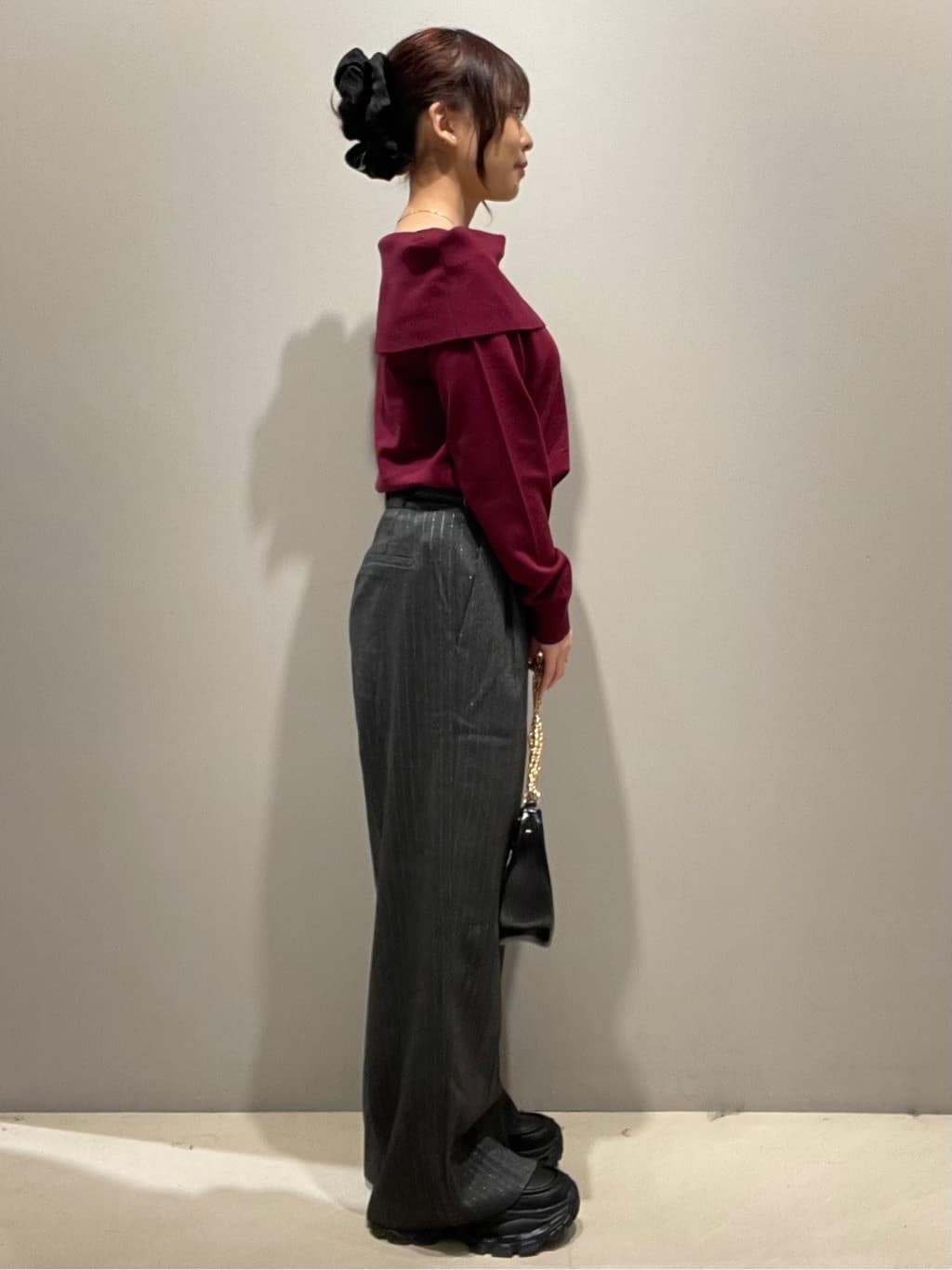 mikiさんの「OPAQUE.CLIP｜オフショルダーニット【洗濯機OK】」を使ったコーディネート