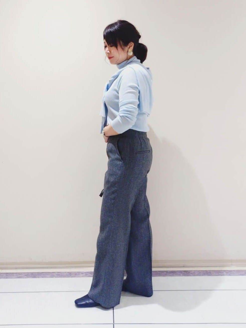 TOMOMIさんの「INDIVI｜【褒められパンツ/ウール調素材】ラメ混ワイドパンツ」を使ったコーディネート