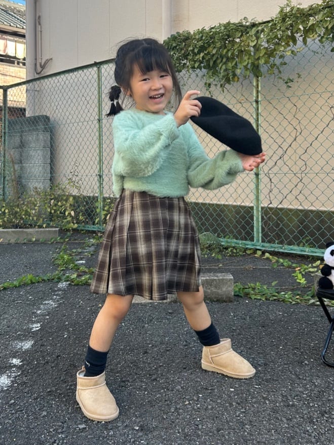 ga_riさんの「THE SHOP TK｜【130・150】フェザークルーネックニット」を使ったコーディネート
