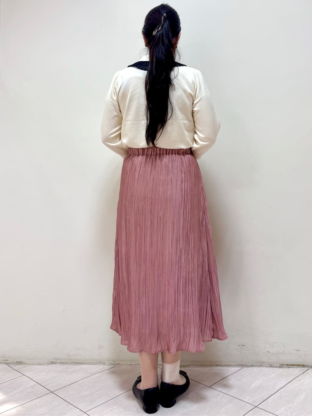 rincoさんの「Reflect｜【華やかな揺れ感】ワッシャー加工タックフレアロングスカート」を使ったコーディネート