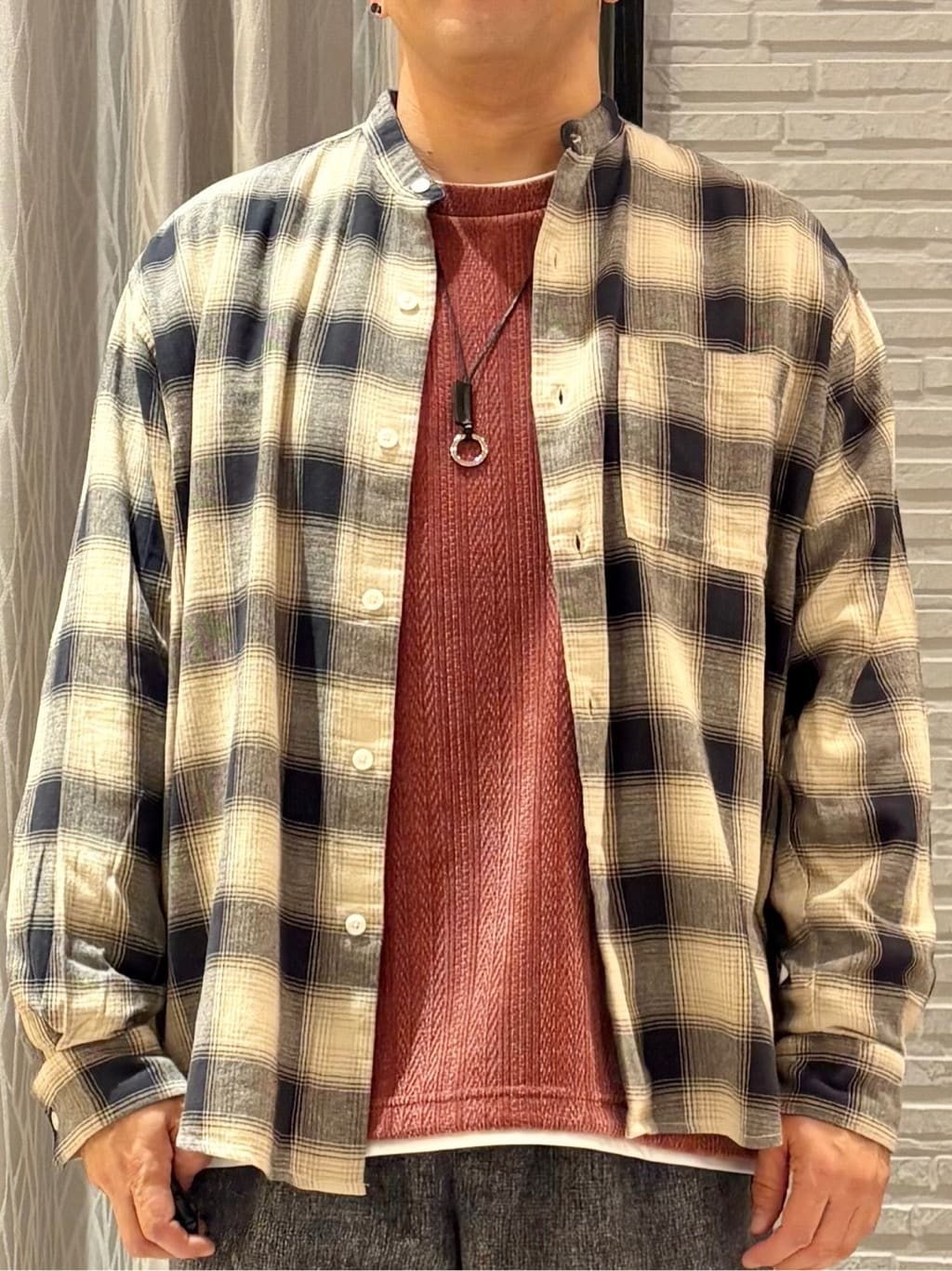 Pーyamaさんの「THE SHOP TK｜オンブレーチェックバンドカラーシャツ 【洗濯機OK】」を使ったコーディネート