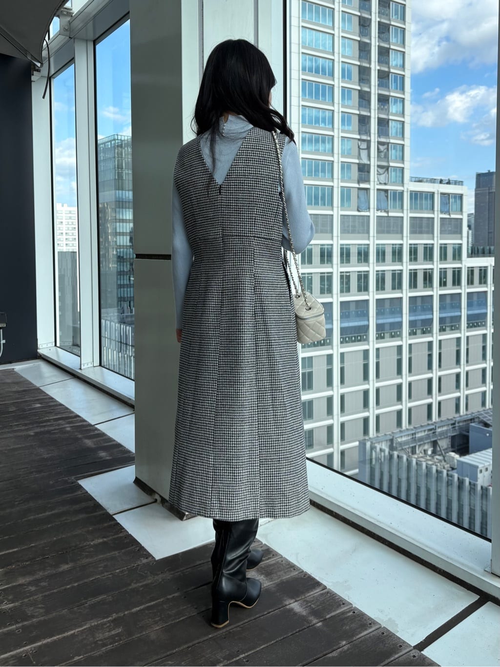 AOIさんの「Couture brooch｜【クラシカル・通勤】ラメ千鳥釦デザインジャンスカ」を使ったコーディネート