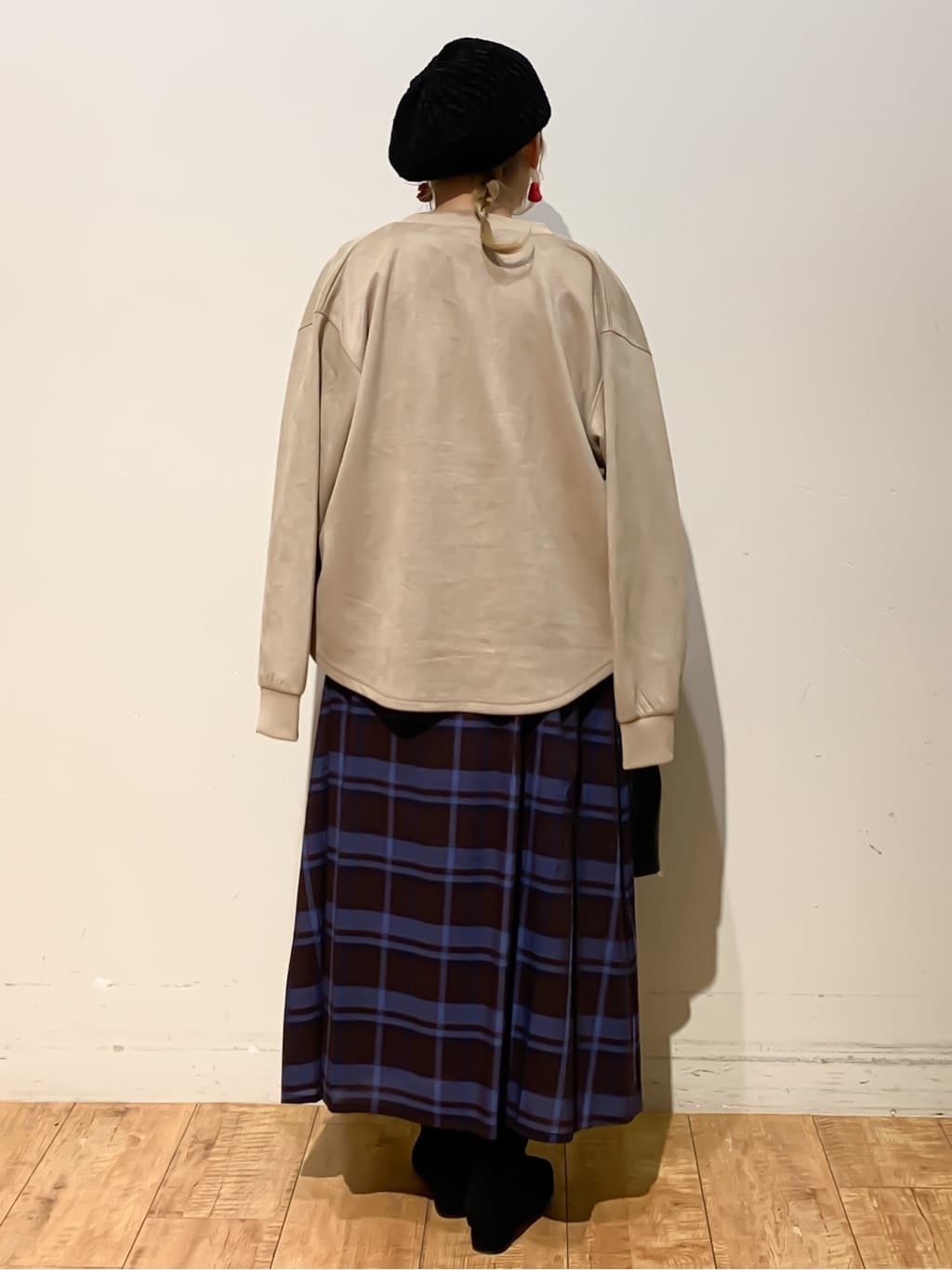 MEGさんの「SHOO･LA･RUE｜【S-LL】柔らかくて軽い さっと羽織れるフェイクスエードブルゾン【CIRCRIC】」を使ったコーディネート