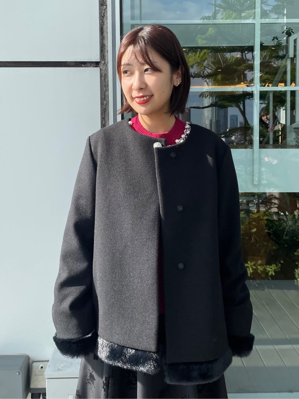 abeさんの「Couture brooch｜【美シルエット・通勤】フロッキーフラワープリントスカート」を使ったコーディネート