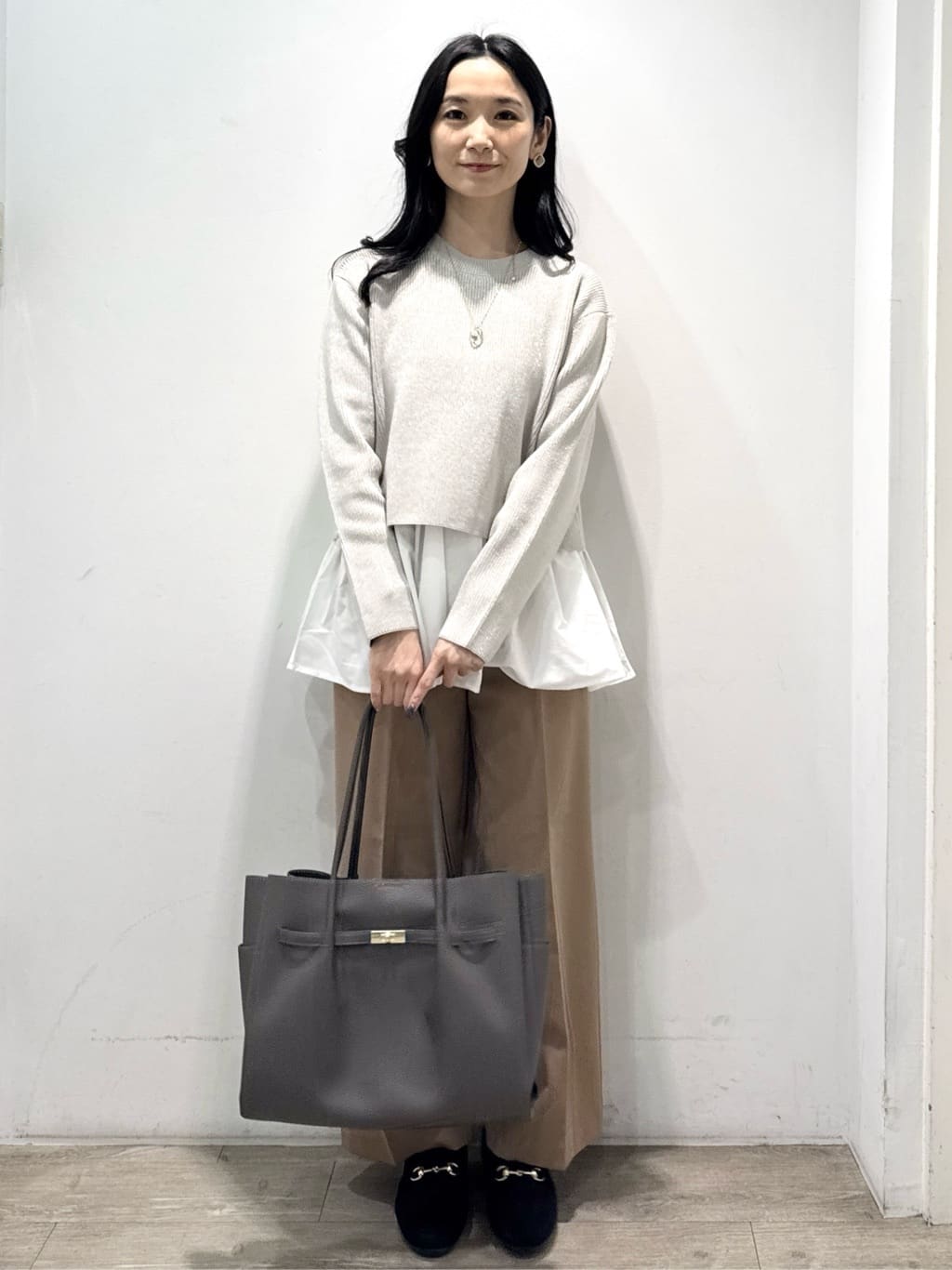 yuicciさんの「OPAQUE.CLIP｜ウォームタッチ イージーワイドパンツ【洗濯機洗OK／ストレッチ】≪SS～LL≫」を使ったコーディネート