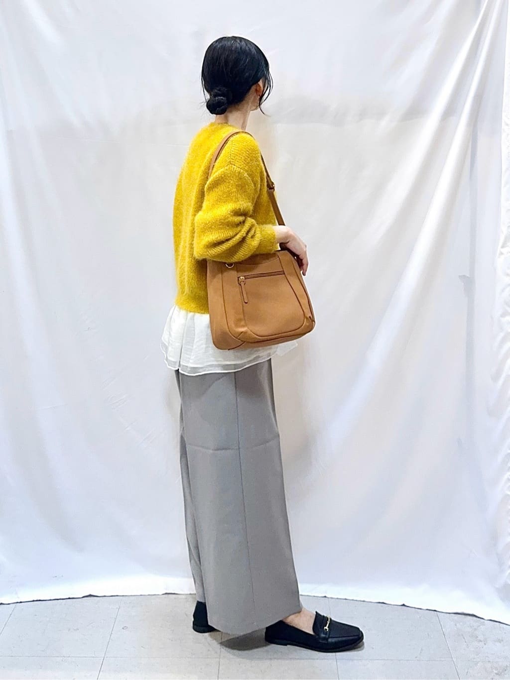 𝐇𝐢𝐫𝐨𝐦𝐢さんの「SHOO･LA･RUE｜裾フリルレイヤードトップス」を使ったコーディネート