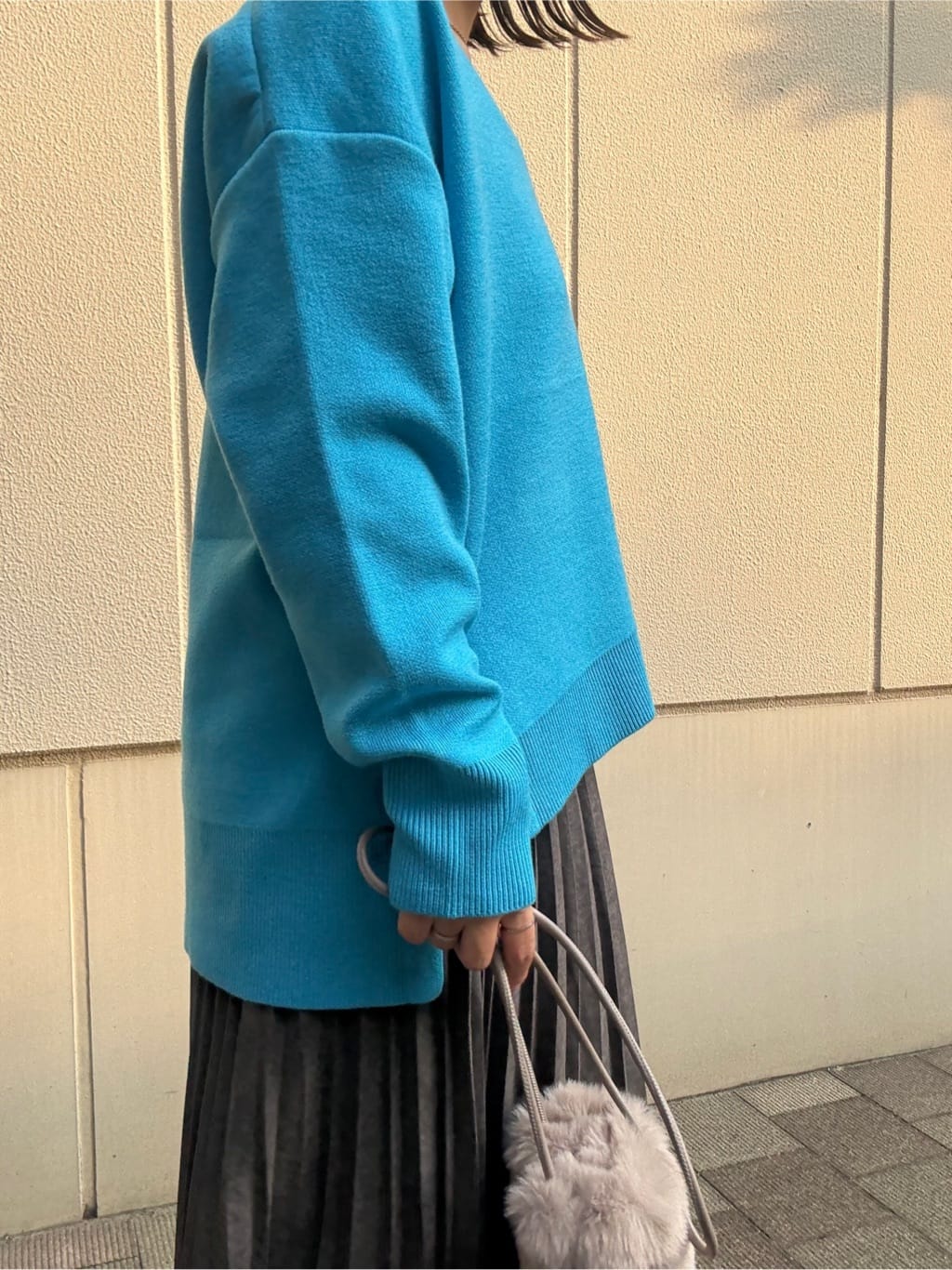 chさんの「THE SHOP TK｜【体型カバー】ゆったり サイドスリットニット」を使ったコーディネート