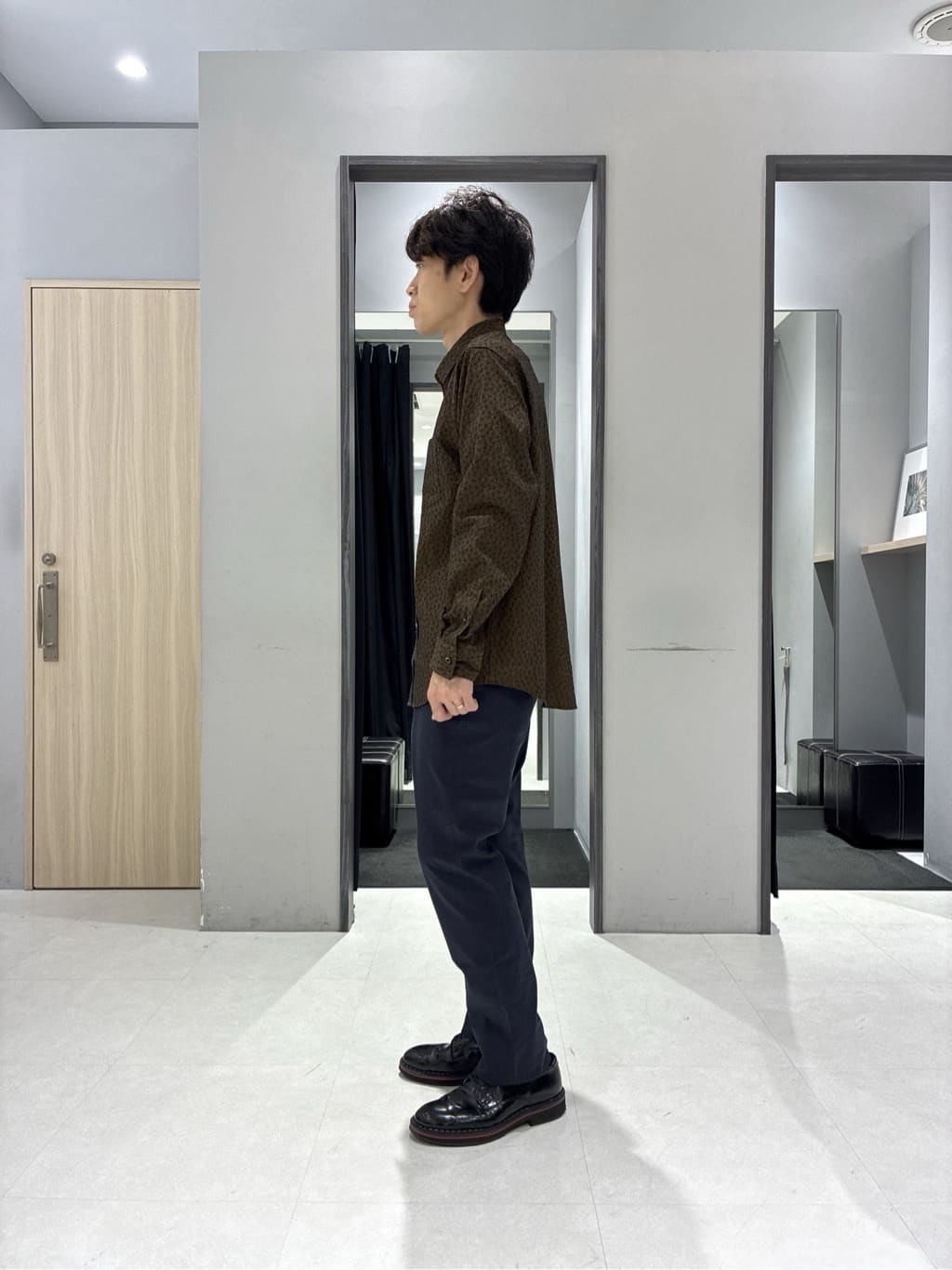 わいずみさんの「TAKEO KIKUCHI｜【Made in JAPAN】播州織 ドビー千鳥シャツ」を使ったコーディネート