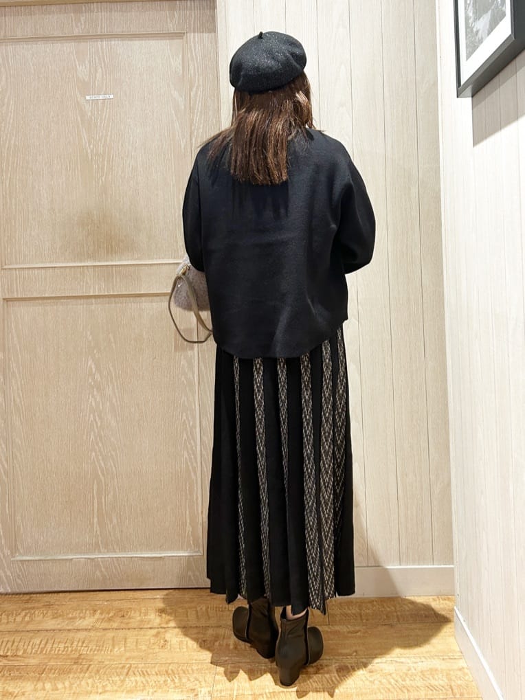 yukaさんの「SHOO･LA･RUE｜キラキラバックストレッチブーツ」を使ったコーディネート