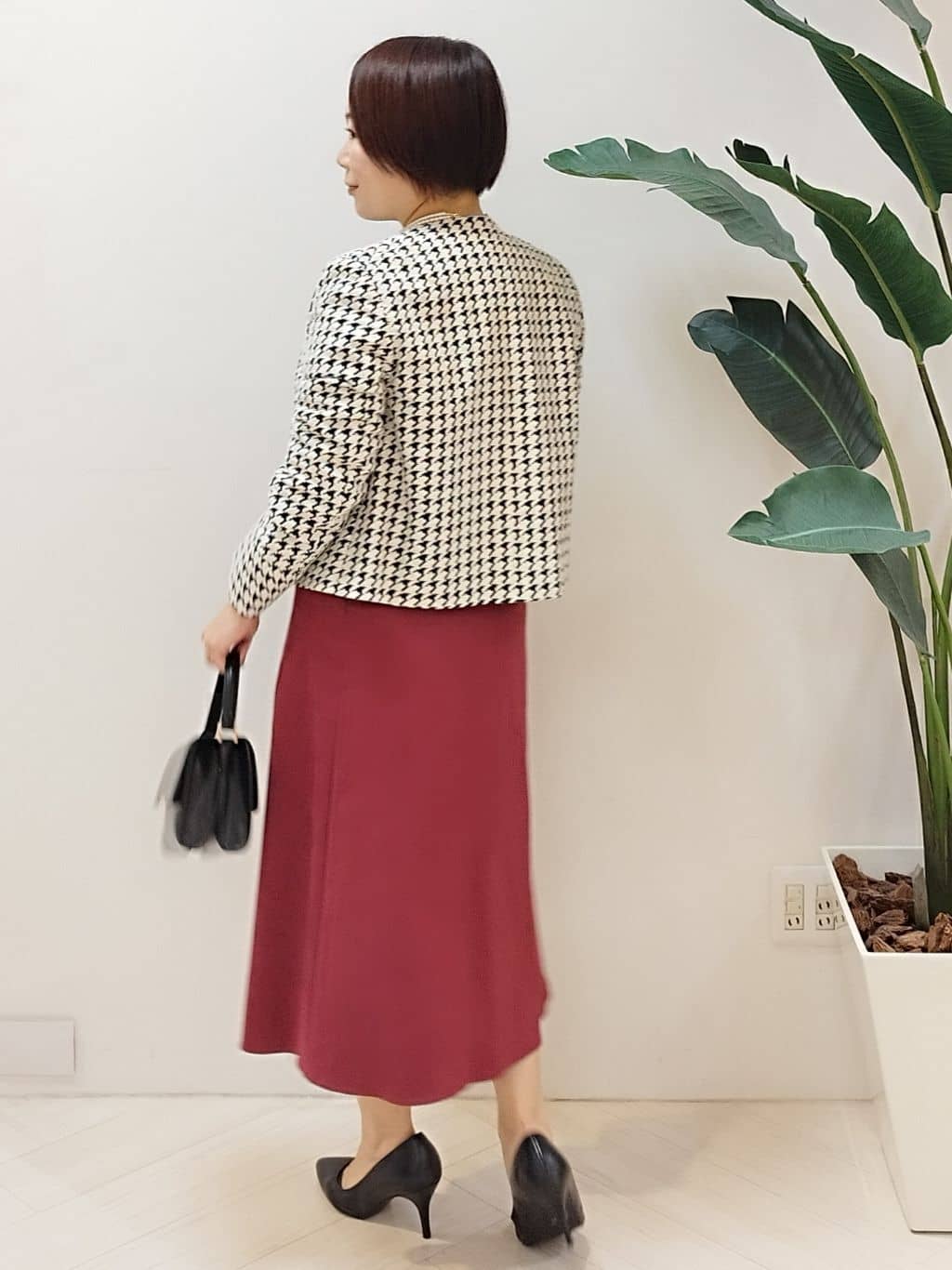 s u g iさんの「UNTITLED｜【アンサンブル可/洗える】シルクウールカシミヤ ドルマンスリーブニット」を使ったコーディネート