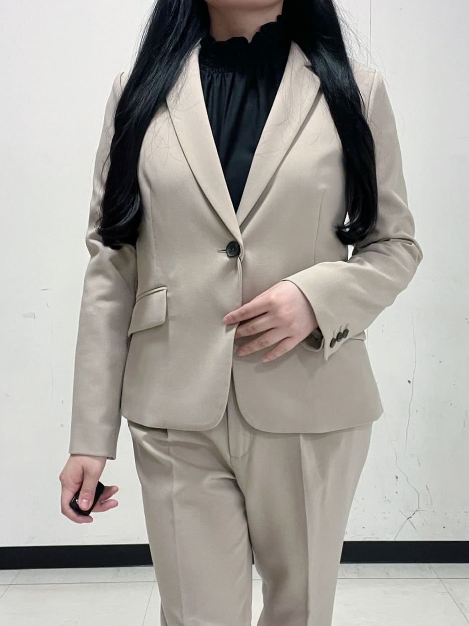 Hitomiさんの「index｜《丈が選べる》ストレッチテーパードパンツ／セットアップ対応【洗濯機OK／防シワ】」を使ったコーディネート