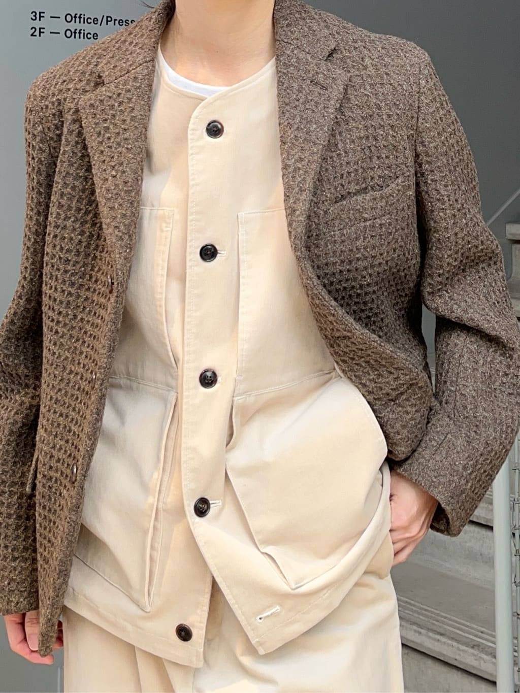 神野（jinno）さんの「TAKEO KIKUCHI｜【Sサイズ～】コーデュロイペグトップパンツ」を使ったコーディネート