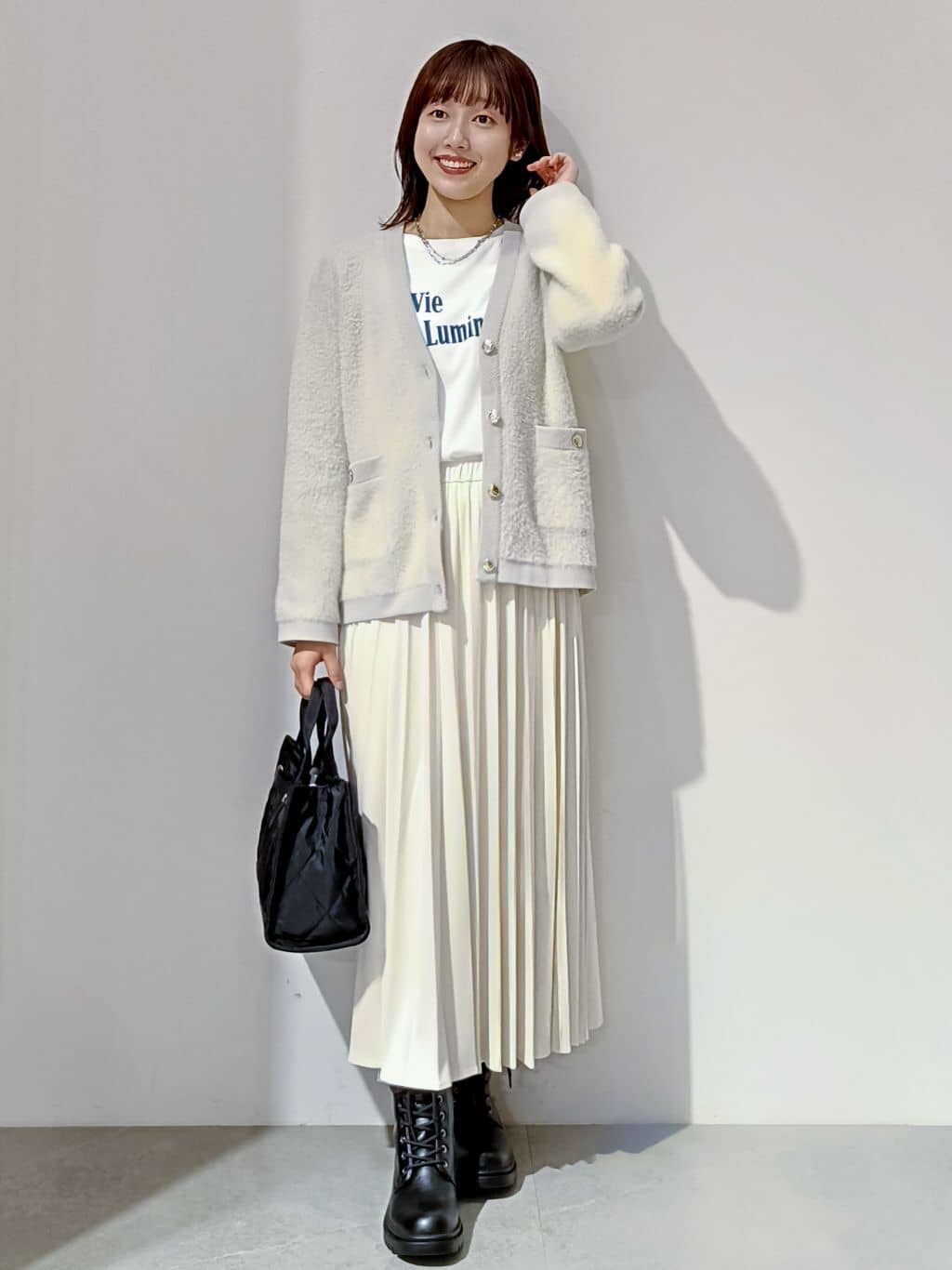 のんさんの「OPAQUE.CLIP｜ロングロゴTシャツ【洗濯機OK】」を使ったコーディネート