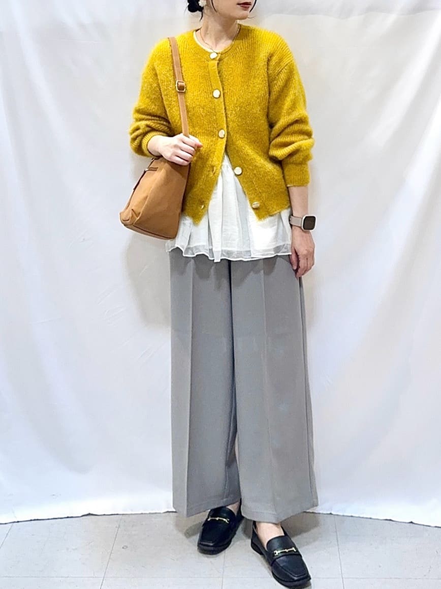 𝐇𝐢𝐫𝐨𝐦𝐢さんの「SHOO･LA･RUE｜裾フリルレイヤードトップス」を使ったコーディネート