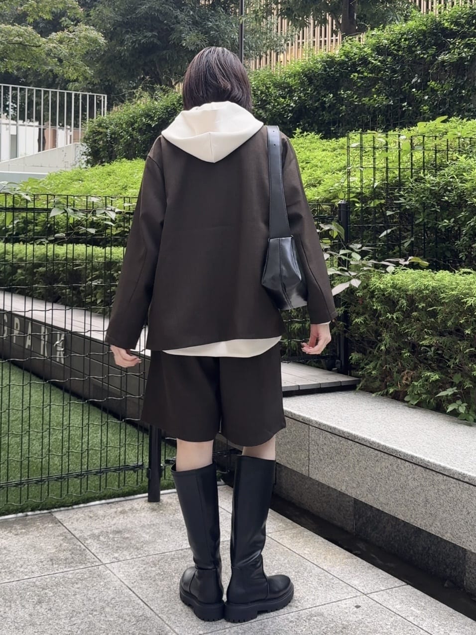 𝐜𝐡𝐢𝐤𝐚さんの「SHOO･LA･RUE｜【セットアップ可】チェック柄タックハーフパンツ」を使ったコーディネート