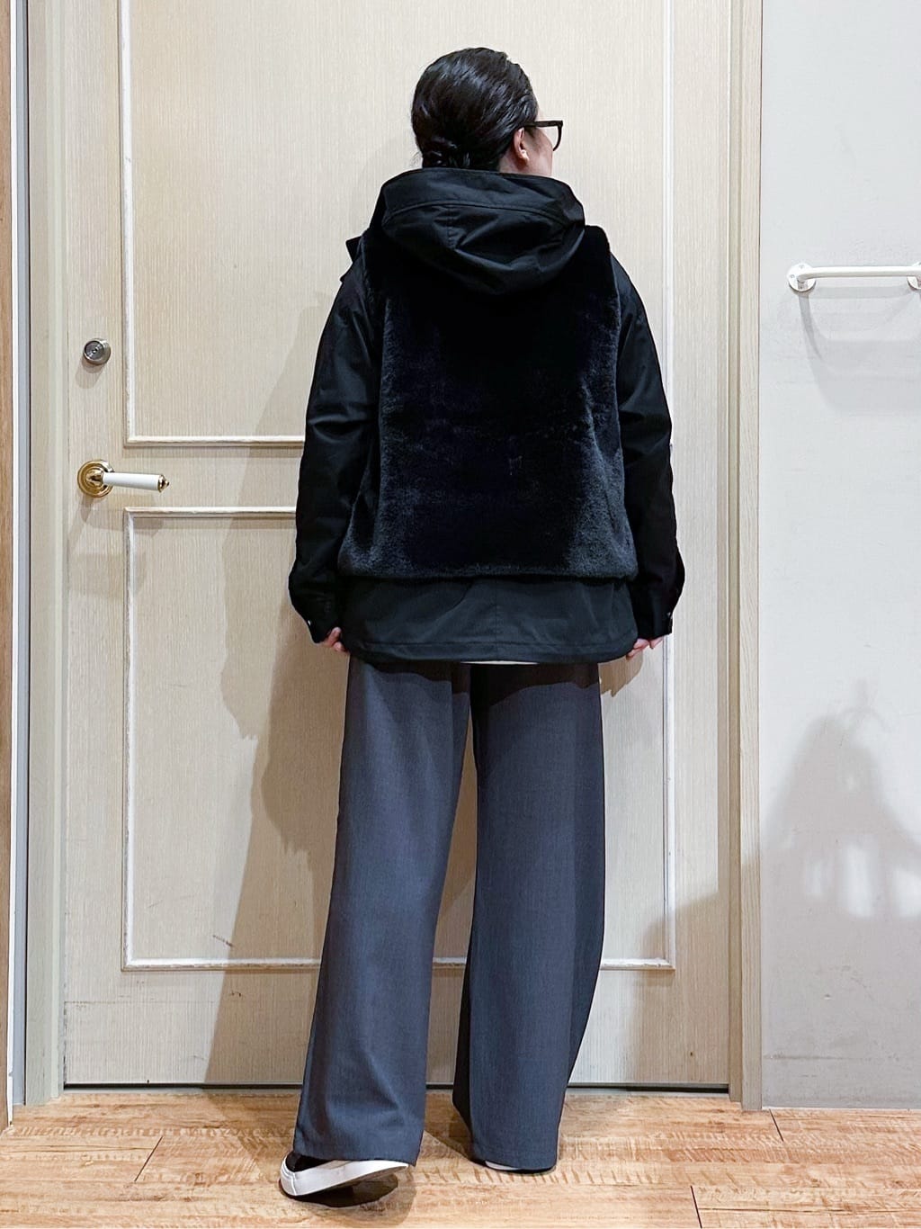 umeさんの「SHOO･LA･RUE｜【S-LL/体型カバー】上品なとろみが魅力 イージーワイドパンツ」を使ったコーディネート
