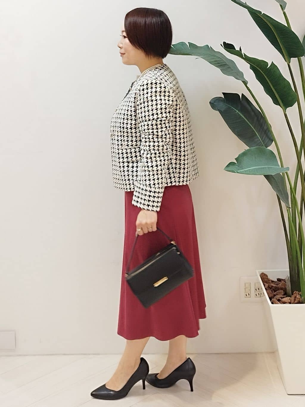 s u g iさんの「UNTITLED｜【アンサンブル可/洗える】シルクウールカシミヤ ドルマンスリーブニット」を使ったコーディネート