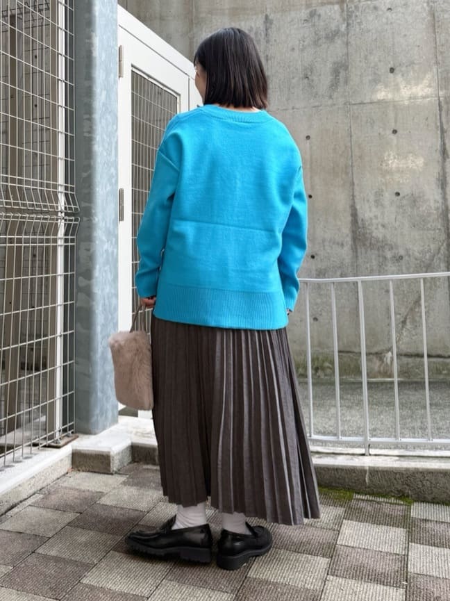 chさんの「THE SHOP TK｜【体型カバー】ゆったり サイドスリットニット」を使ったコーディネート