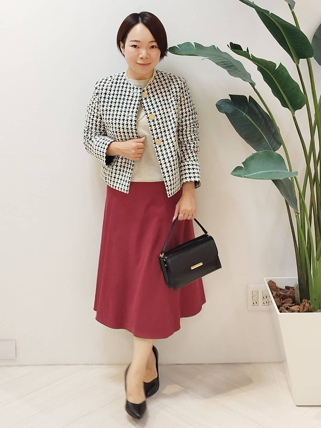 s u g iさんの「UNTITLED｜【アンサンブル可/洗える】シルクウールカシミヤ ドルマンスリーブニット」を使ったコーディネート