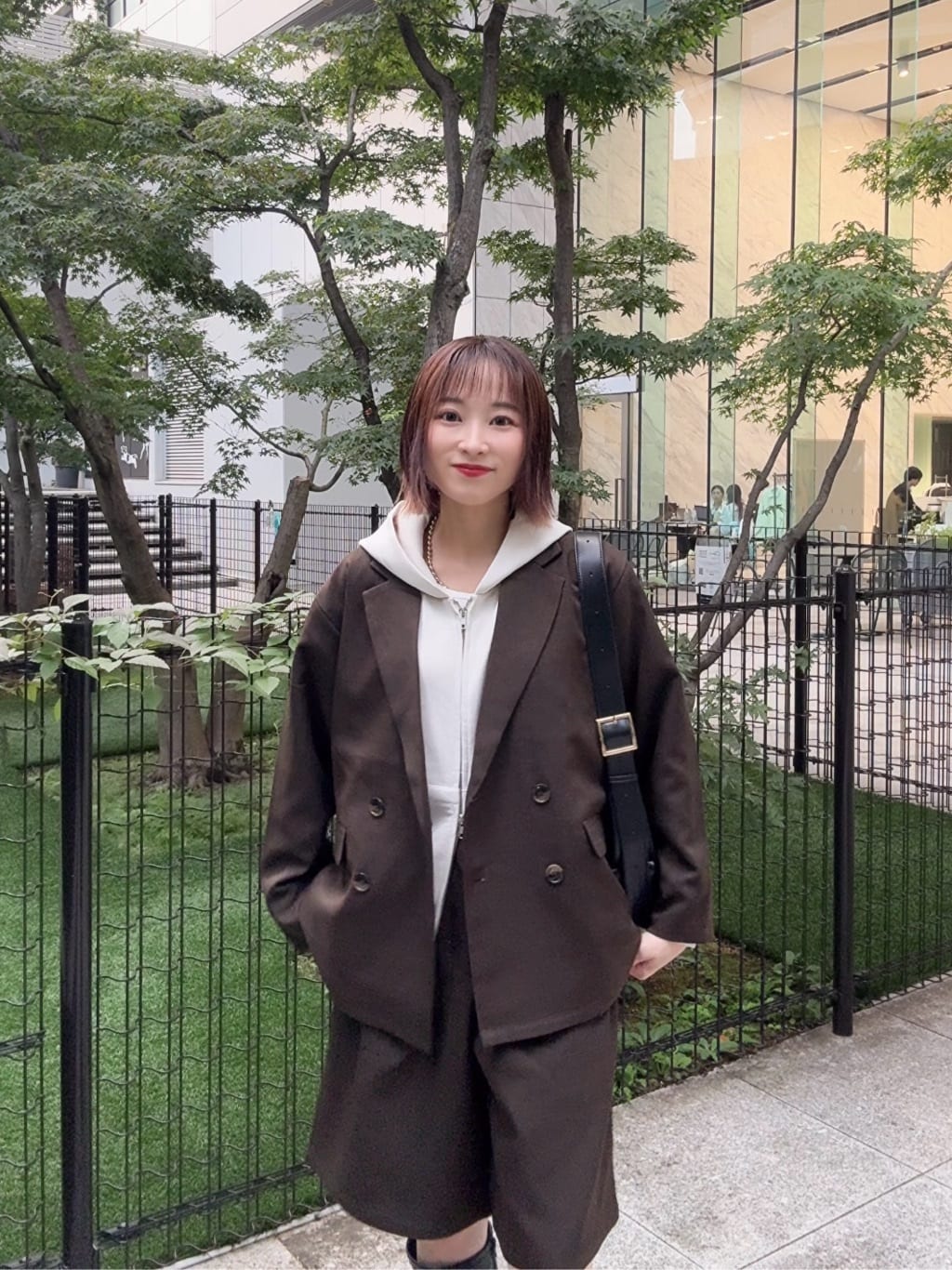𝐜𝐡𝐢𝐤𝐚さんの「SHOO･LA･RUE｜【セットアップ可】チェック柄タックハーフパンツ」を使ったコーディネート