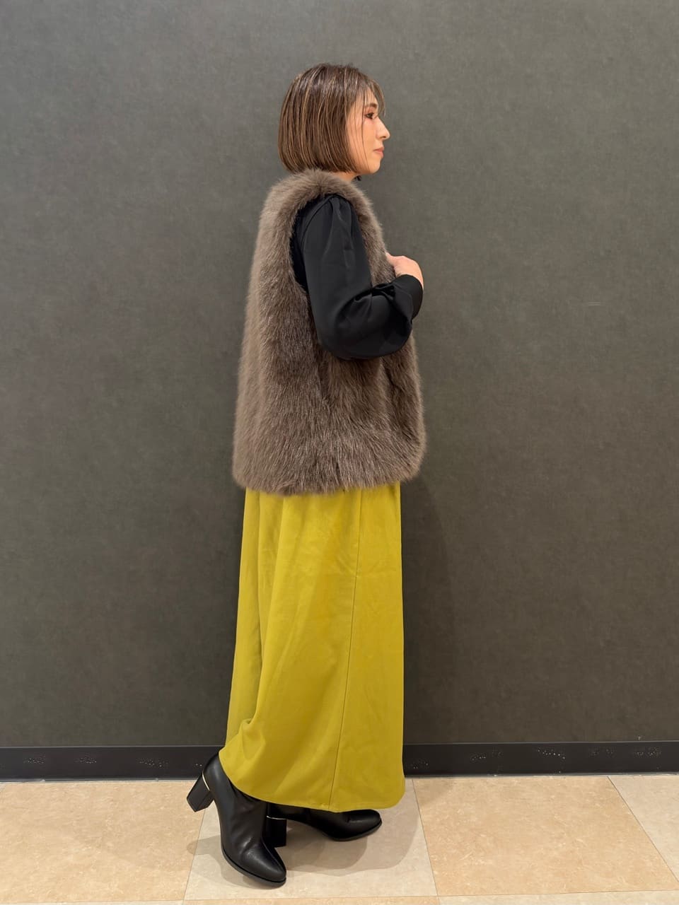 Megさんの「SHOO･LA･RUE｜【S-LL/2点セット】脚のラインを拾いにくい ベルト付きタックスカーチョパンツ」を使ったコーディネート
