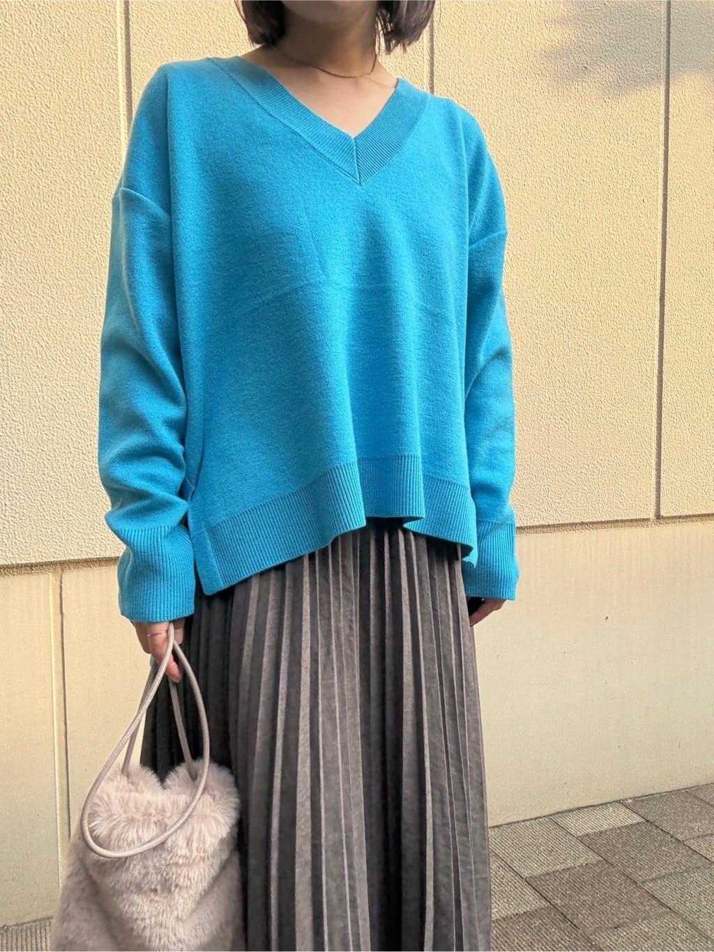 chさんの「THE SHOP TK｜【体型カバー】ゆったり サイドスリットニット」を使ったコーディネート