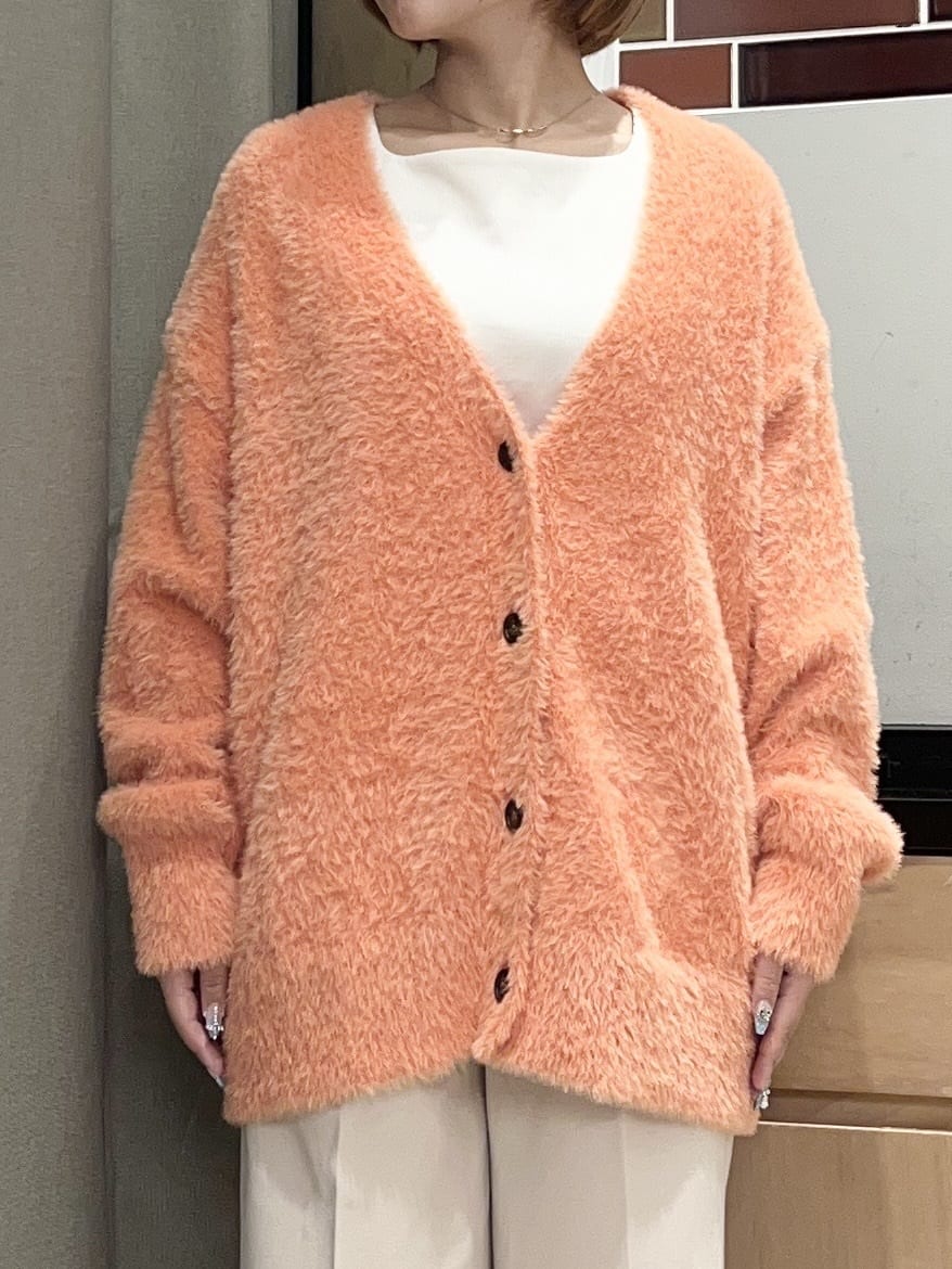 かのさんの「THE SHOP TK｜【ふわふわあったか】フェザーカーディガン」を使ったコーディネート