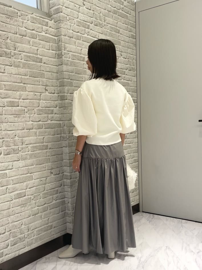 Mikoさんの「INDIVI｜【再入荷】ファブリックフォルムスリーブニット」を使ったコーディネート