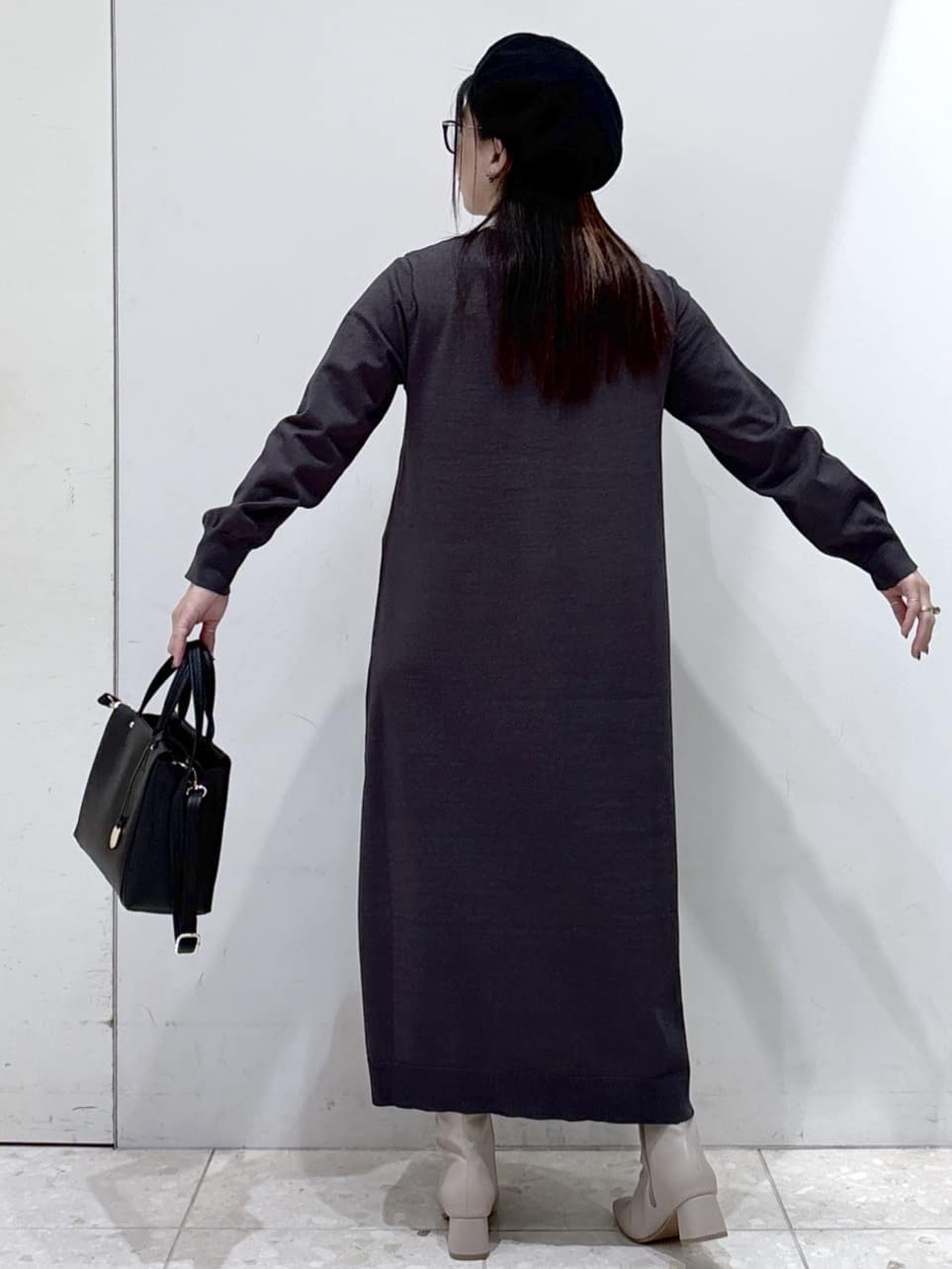mameさんの「OPAQUE.CLIP｜カシミヤブレンドウールミドルピーコート」を使ったコーディネート