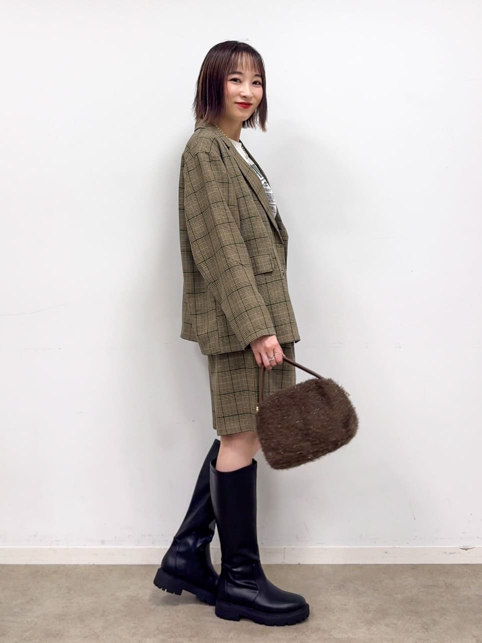 𝐜𝐡𝐢𝐤𝐚さんの「SHOO･LA･RUE｜【セットアップ可】チェック柄タックハーフパンツ」を使ったコーディネート