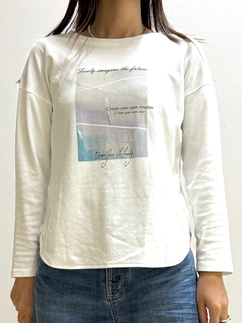 mamiさんの「INDIVI｜【褒められデニム】ワイドストレート デニムパンツ」を使ったコーディネート