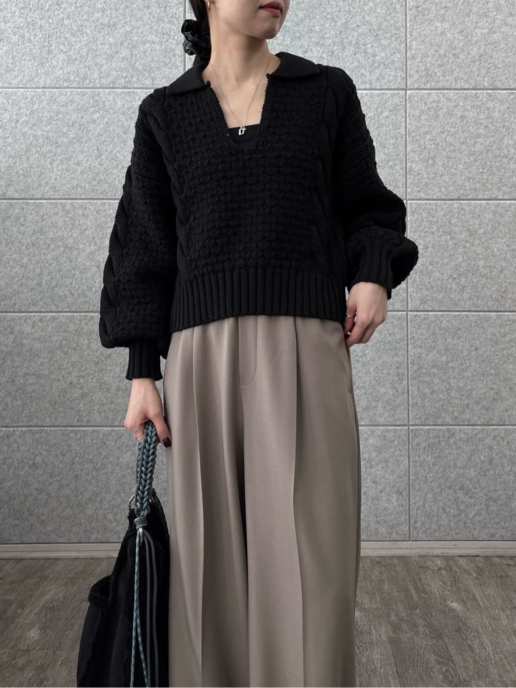 ひなさんの「INDIVI｜スキッパーフォルムニット」を使ったコーディネート