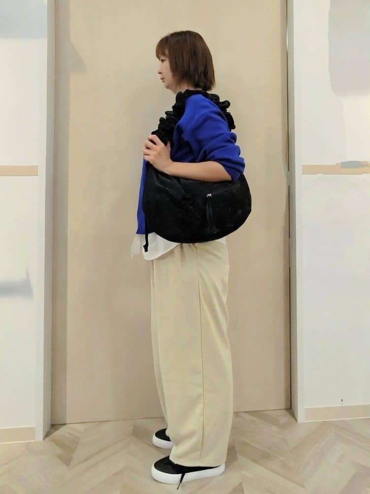 やすさんの「SHOO･LA･RUE｜【S-LL】スエード調カーブパンツ」を使ったコーディネート
