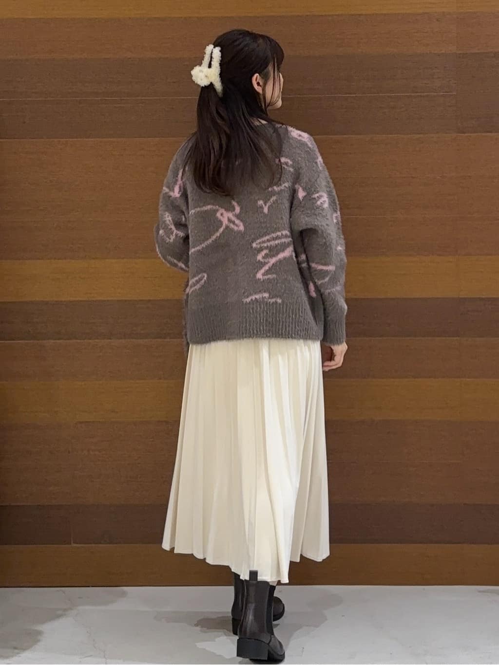 まみさんの「OPAQUE.CLIP｜アート柄シャギーニット【洗濯機OK】」を使ったコーディネート
