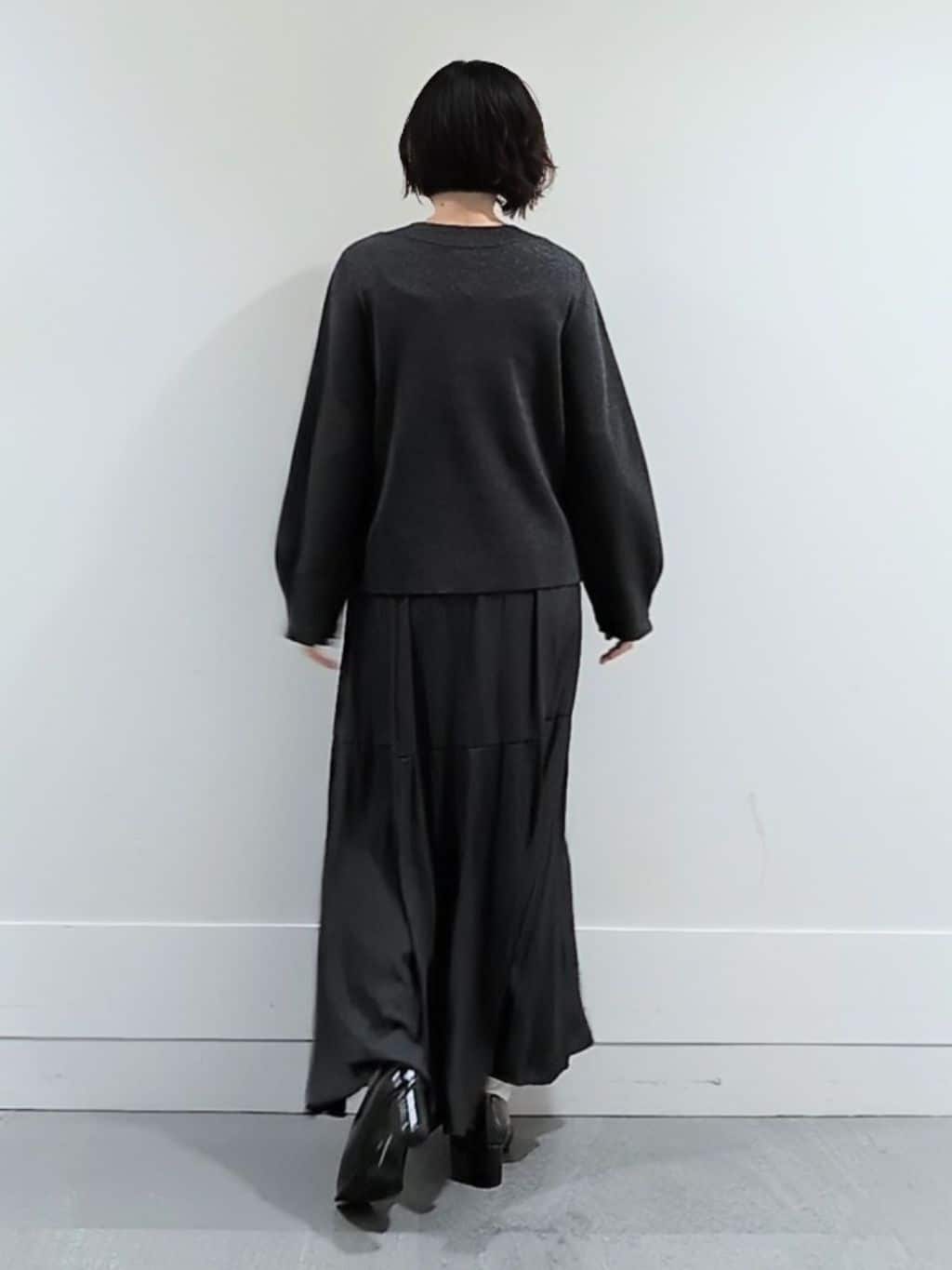 ミズタさんの「UNTITLED｜【洗える/1枚で着映え】ソフト裾フレアスカート」を使ったコーディネート