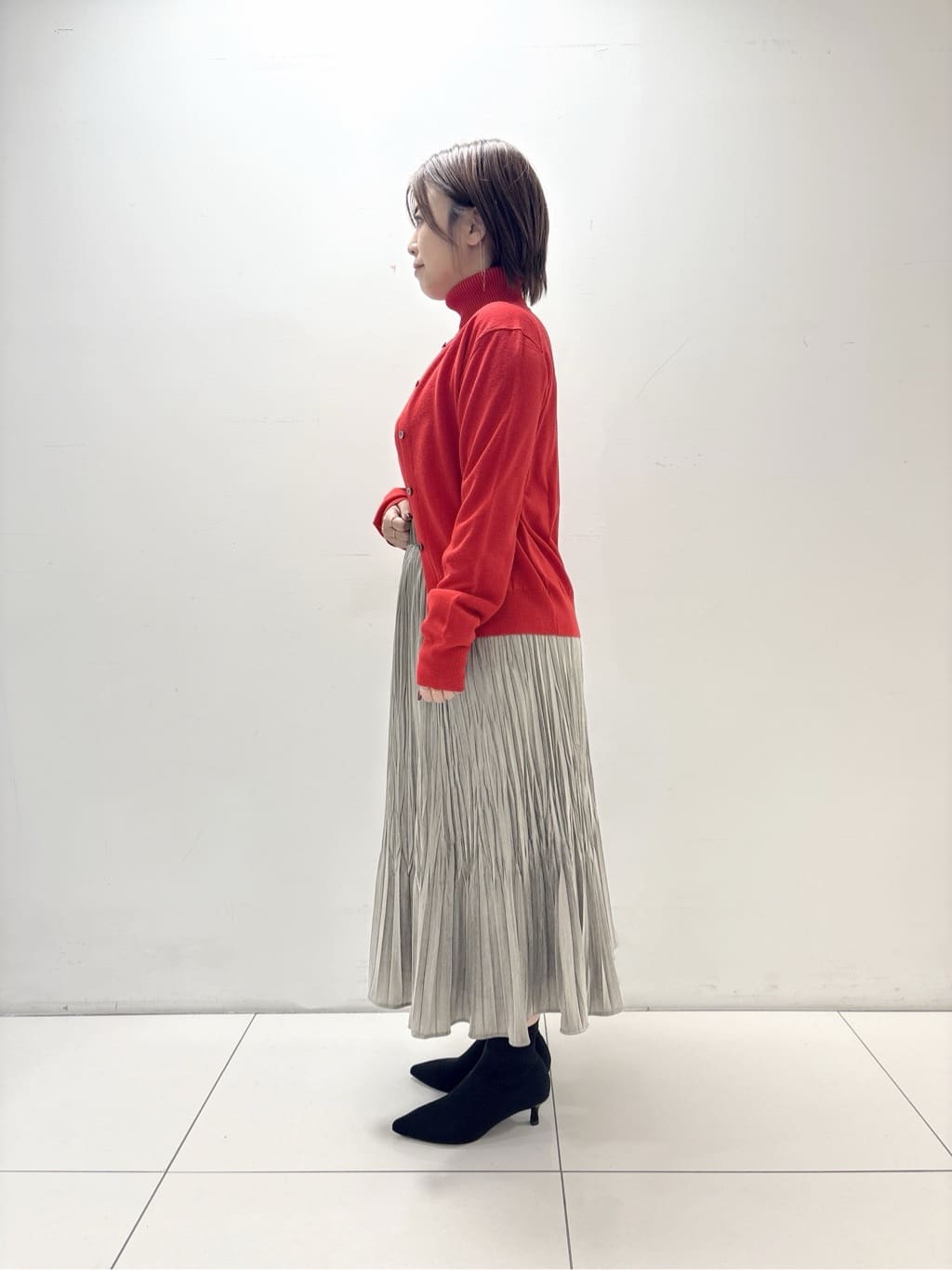 ayumiさんの「UNTITLED｜【洗える/アンサンブル可/ウール100%】ウールクルーカーディガン」を使ったコーディネート