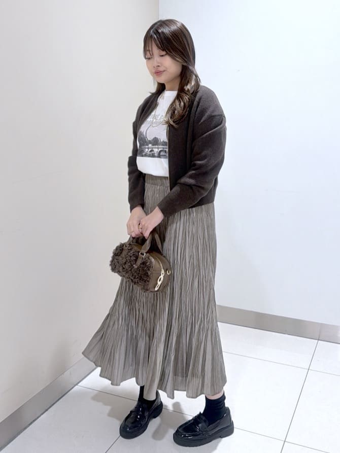 kanaさんの「UNTITLED｜【ゆったりサイズ／着丈短め】ジップニットカーディガン」を使ったコーディネート