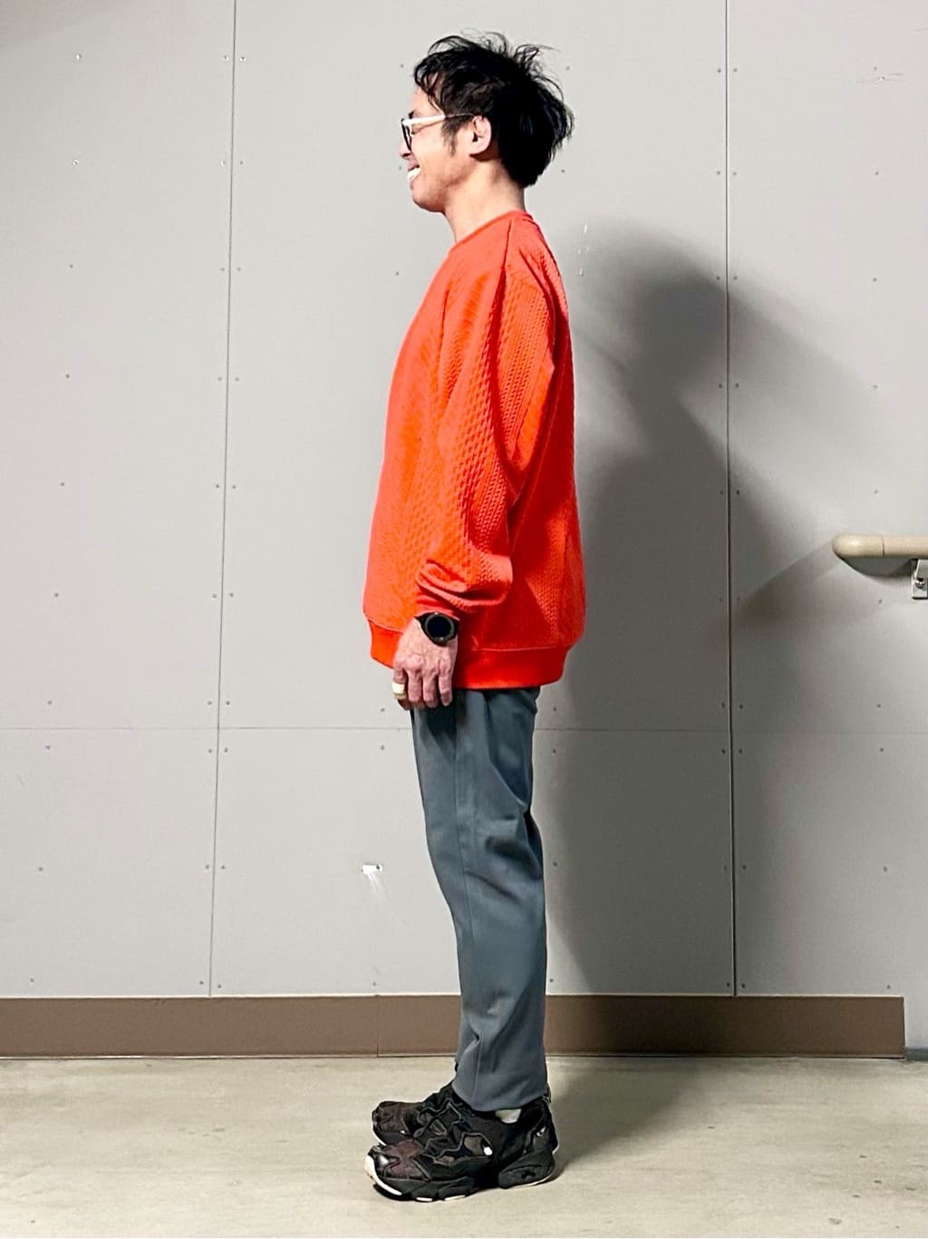 KENJI Iさんの「THE SHOP TK｜【無地に飽きた方へ】ふくれジャカードスウェット　洗濯機OK/6色展開/ユニセックスでおすすめ！」を使ったコーディネート