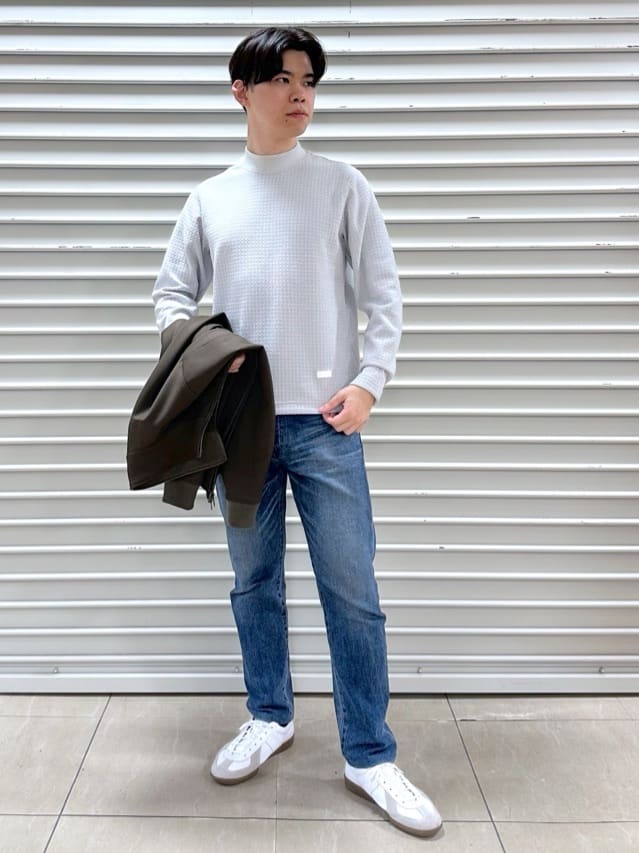 イッシーさんの「TAKEO KIKUCHI｜【JUST ONE LAYER】ダウンファブリック ジップアップ リブ ブルゾン」を使ったコーディネート