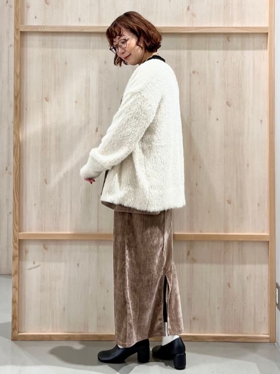 nakoさんの「THE SHOP TK｜【ふわふわあったか】フェザーカーディガン」を使ったコーディネート