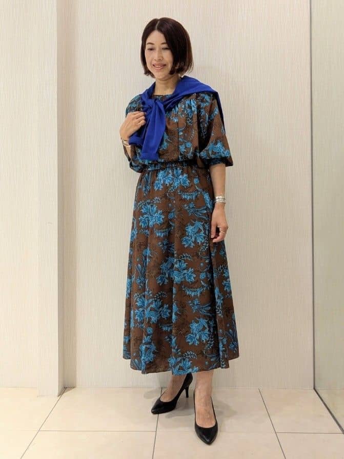 u-macoさんの「UNTITLED｜【洗える/セットアップ可能】オーナメントフラワー ブラウス」を使ったコーディネート